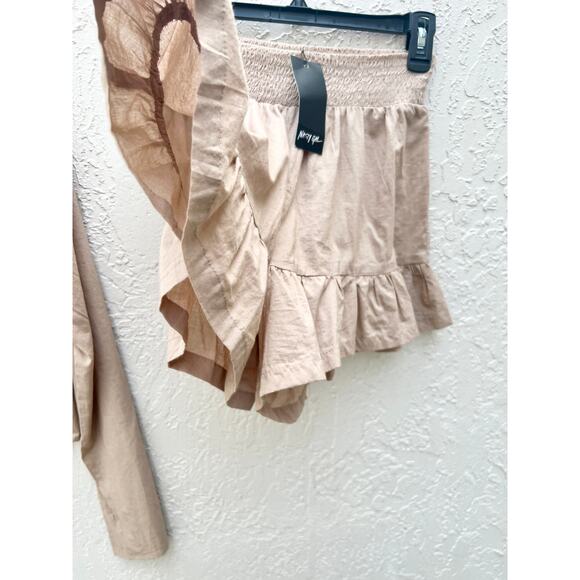 NWT Nasty Gal Long Sleeve Cotton Tie-Front Top and Ruffle Short Set Stone Size 6 - Picture 8 of 12